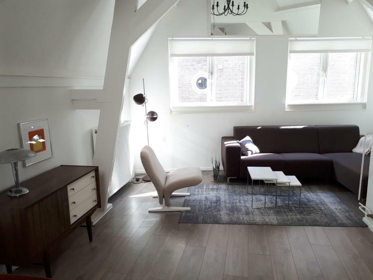 Tiny Monumental House In Down Town Leiden Apartment Exterior photo