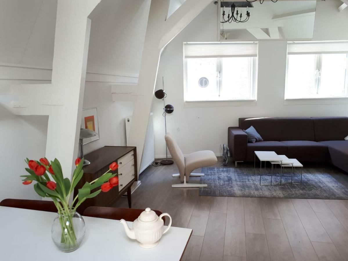 Tiny Monumental House In Down Town Leiden Apartment Exterior photo