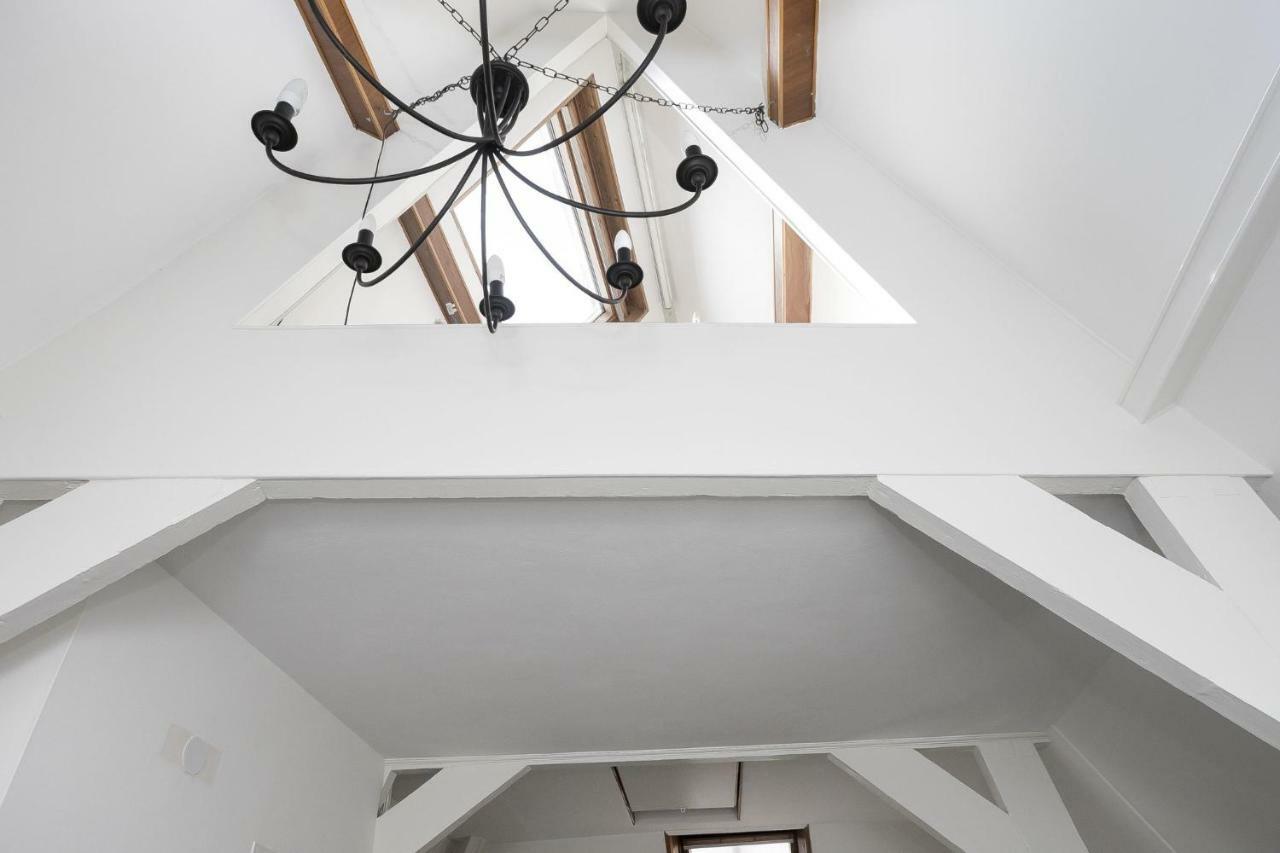 Tiny Monumental House In Down Town Leiden Apartment Exterior photo